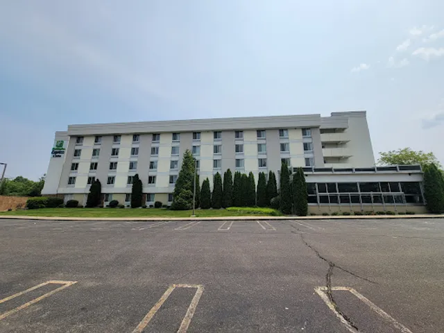 Holiday Inn Express & Suites Milford by IHG