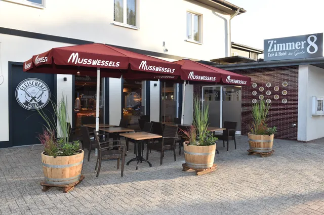 Zimmer 8 Cafe und Hotel, bei Göcke