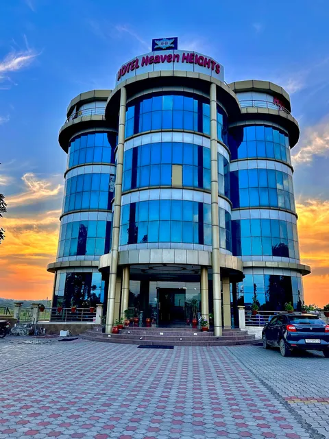 Hotel Heaven Heights