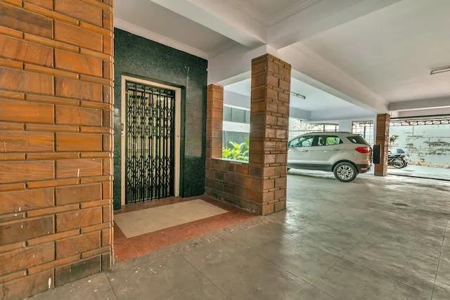 OYO 11428 Hotel Krishna's Residency