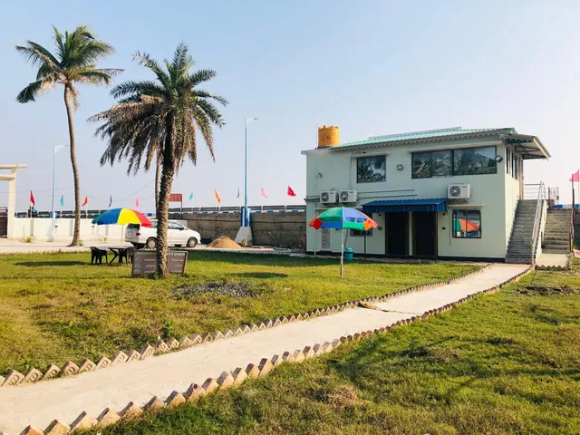 SAM'S Beach Club N Resort