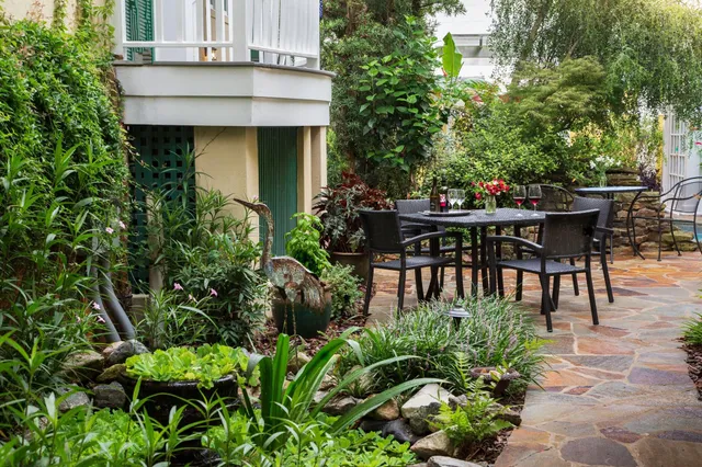 Azalea Inn and Villas