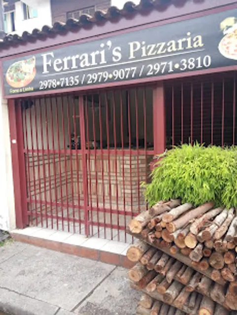 Ferrari's Pizzaria e Esfiharia