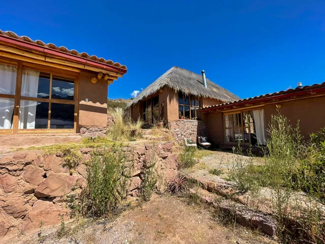 Pampachayoq. Mountain Retreat