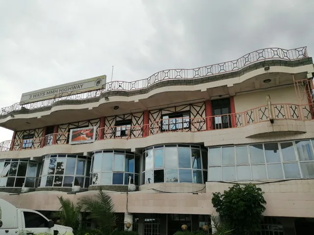 Three Ways Restaurant Hotel