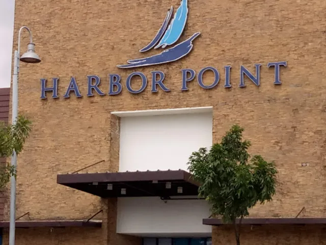 Kenny Rogers Roasters - Ayala Harbor Point