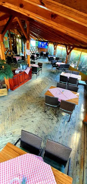 Ribji Bistro, restavracija z morsko hrano