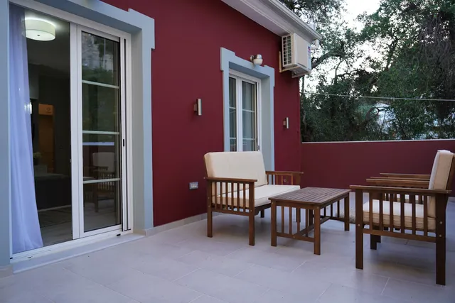 Krioneri Suites & Villas