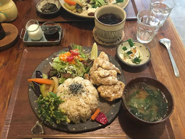 Natural food and snack mana