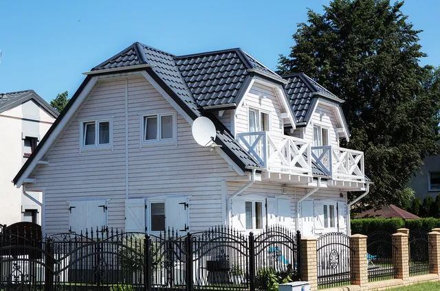 Biały Domek (White House) - Łazy