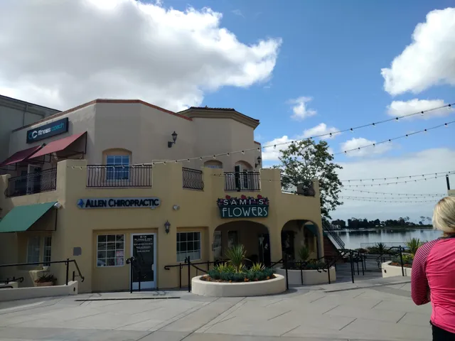 Market on the Lake Shopping Center