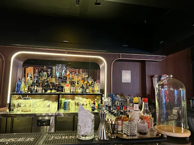 Noble Dine & Bar Manado