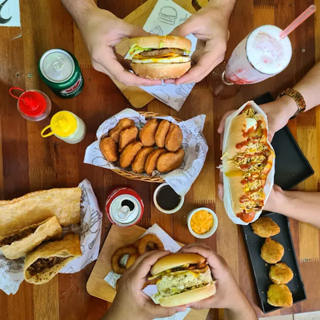 Mustache Hamburgueria e Açai