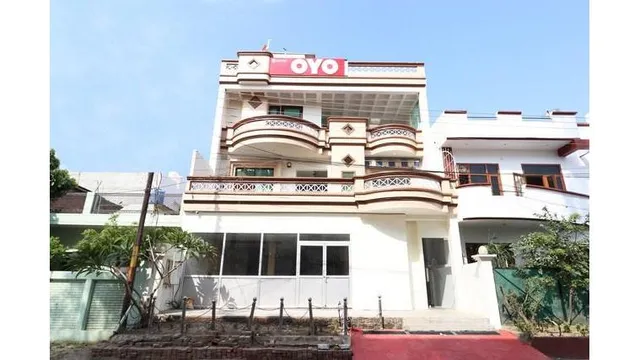 OYO 28356 Hotel Blue Pearl