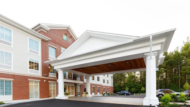 Holiday Inn Express & Suites Sturbridge by IHG