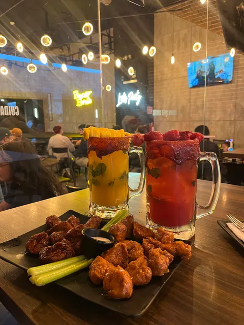 Perros y Burros Vía Vallejo