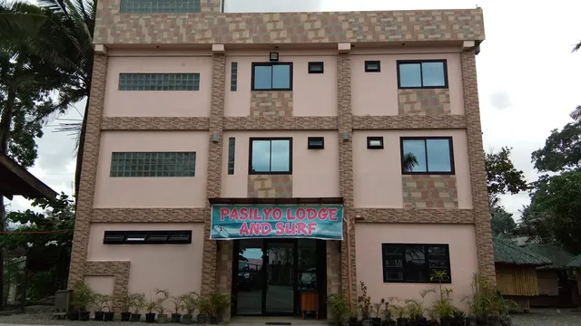 Pasillio Surf And Lodge