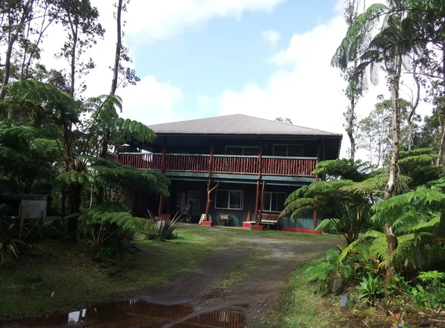 Aloha Crater Lodge