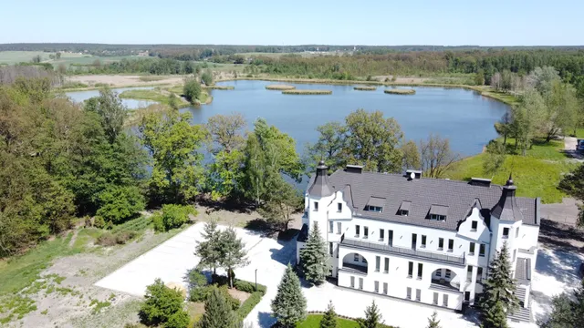 Castle Lakes - apartamenty i łowisko