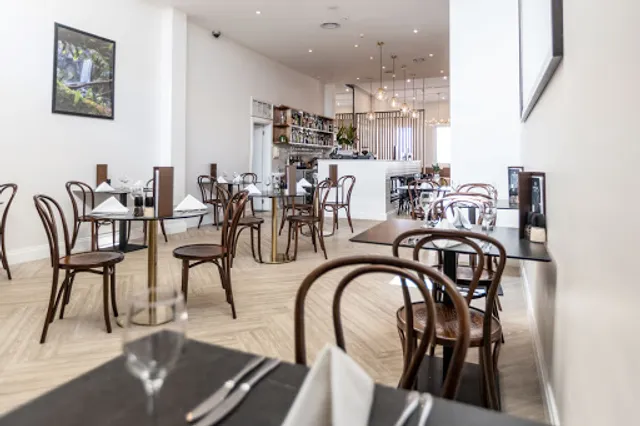 Tides Cafe, Bar, & Restaurant at the Deep Blue