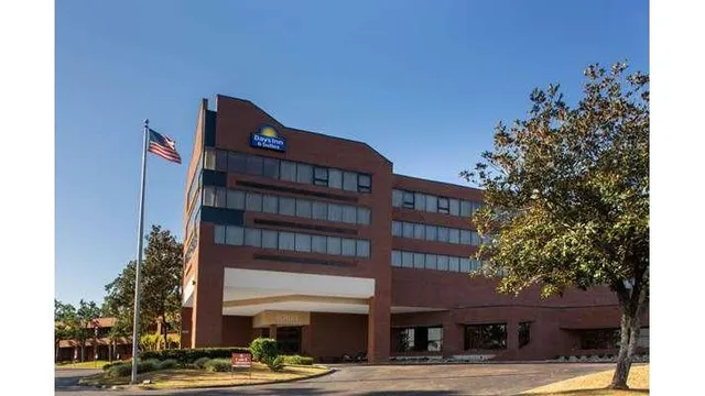 Days Inn & Suites by Wyndham Tallahassee Conf Center I-10