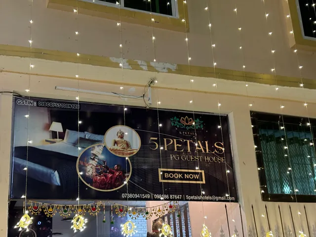 5 Petals Guest House