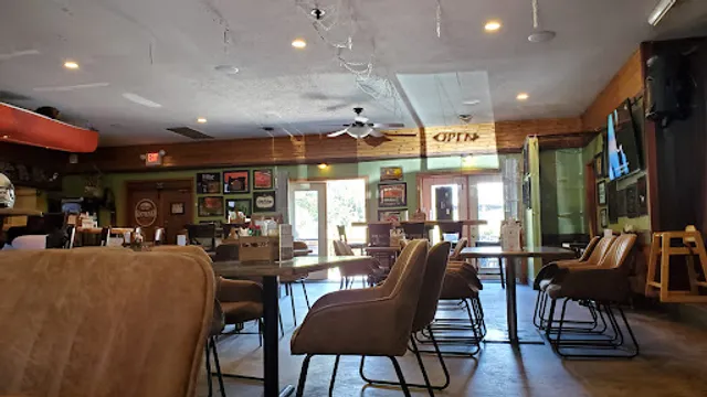 Big Eddy Pub and Liquor Store