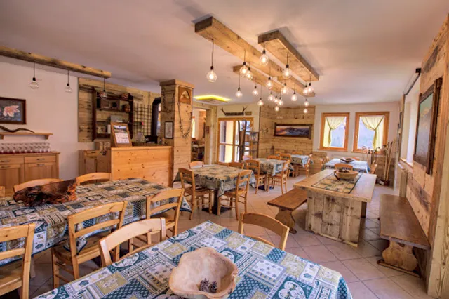 Baita Valle Azzurra - Ostello e ristorante