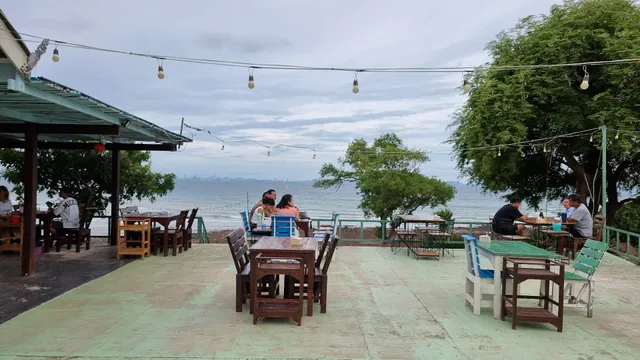 Nong Riaw Restaurant