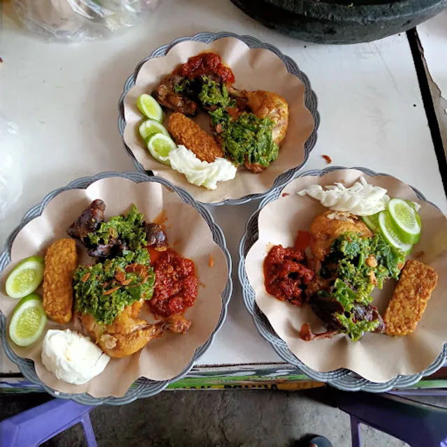 Ayam penyet raja sambal bunda rafa