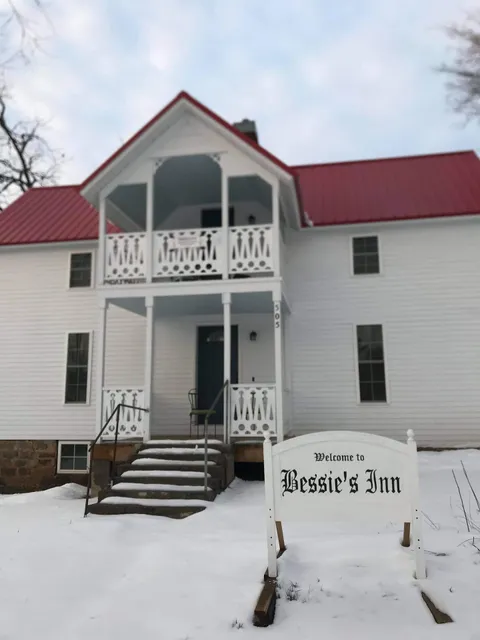 Bessie's Inn