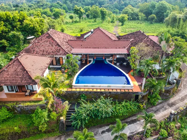 The Dharma Lovina Villa