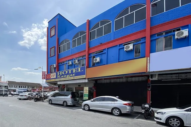 Super OYO 90039 Coop Hotel Kangar