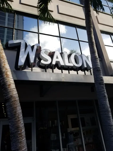 W Salon Hawaii