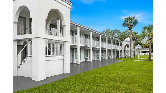 Suburban Studios Brunswick I-95