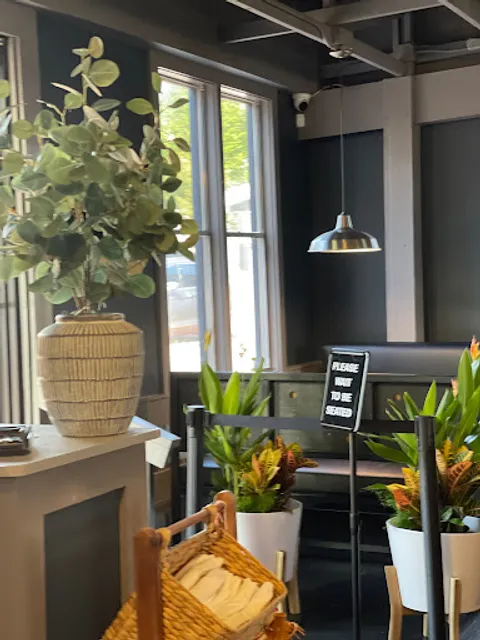 202 Bangkok Thai & Sushi Bar