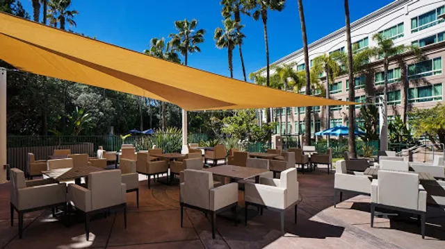 Mosaic Restaurant & Bar