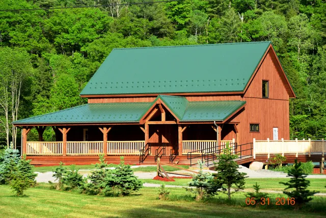 The Creek Side Barn on Pine Creek