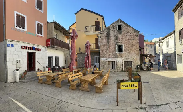 Buffet M Apartments and Rooms Obrovac