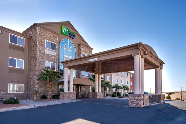 Holiday Inn Express & Suites Alamogordo by IHG