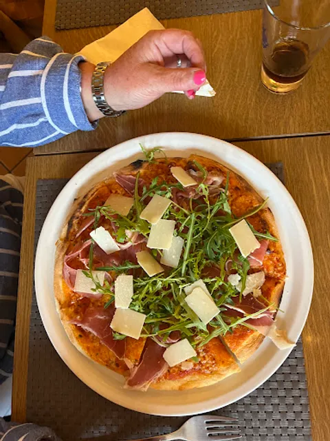 Ristorante-Pizzeria Localino