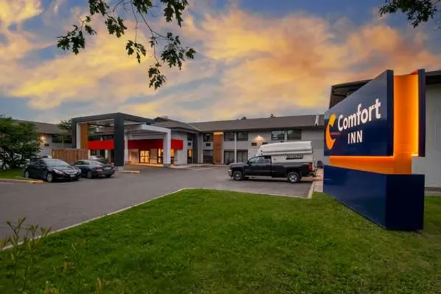 Comfort Inn West