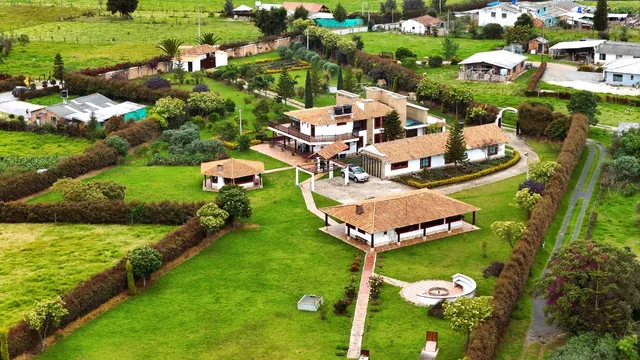 Alojamiento y Eventos Villa Mariana