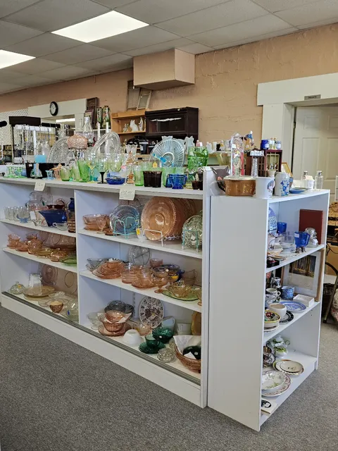 Dennisport Main Street Antiques Center