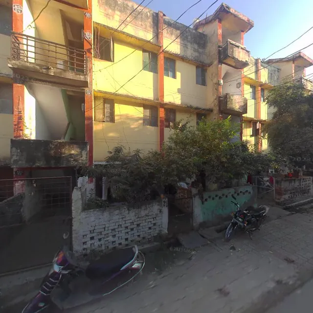 OYO 44380 King's Hotel