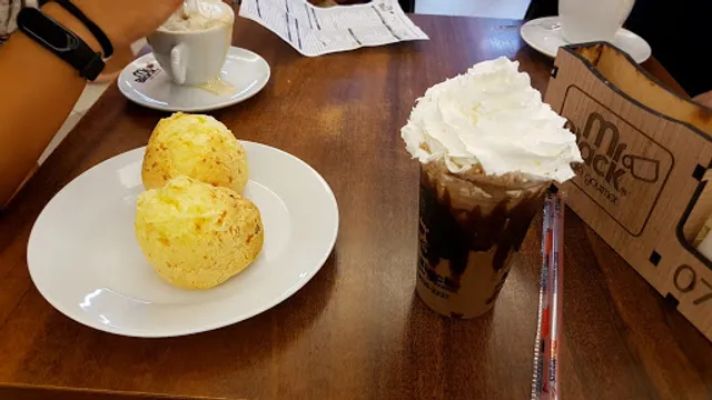 Mr Black Café - Cafeteria