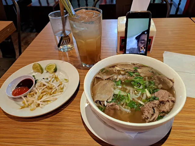 Do An Vietnamese Restaurant @ Menteng Central