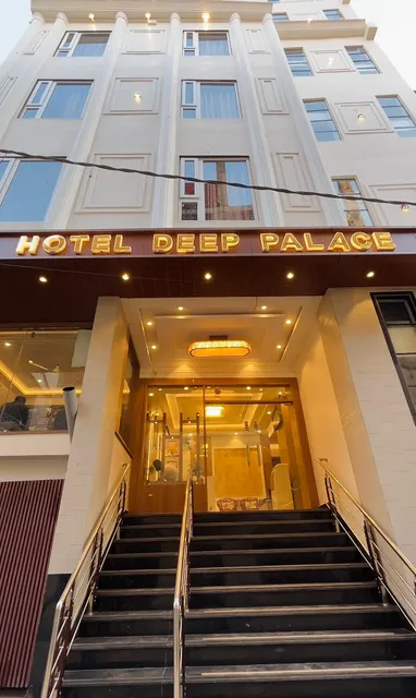 Hotel deep palace