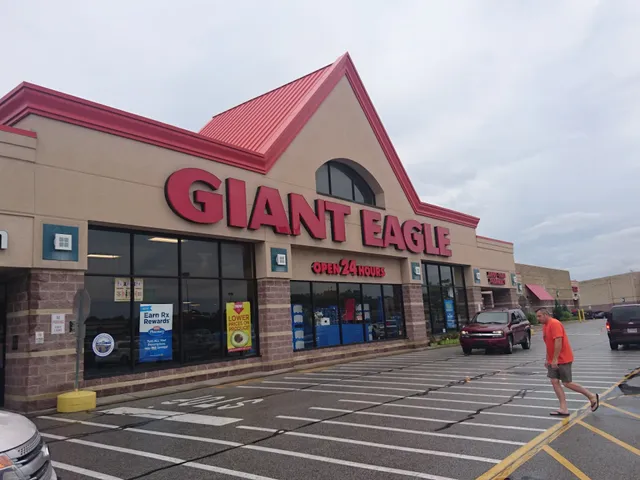 Giant Eagle Supermarket