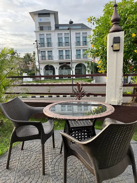 Central Perk Cafe - Goa